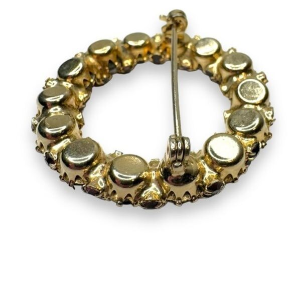 Unsigned Weiss Purple Crystal Gold Tone Wreath Brooch UV Glow Manganese 1.5" - Picture 5 of 8